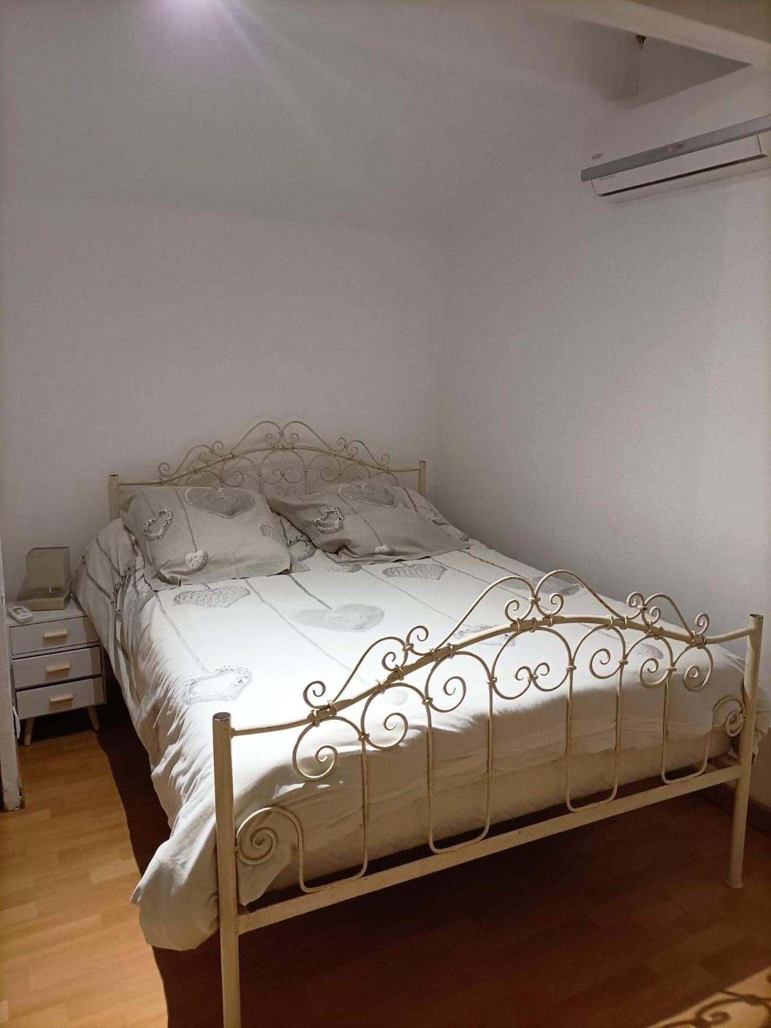 Le 7 Apartment Servian Exterior photo